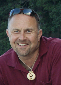 Darrin on Holiday Oct 2013 200px